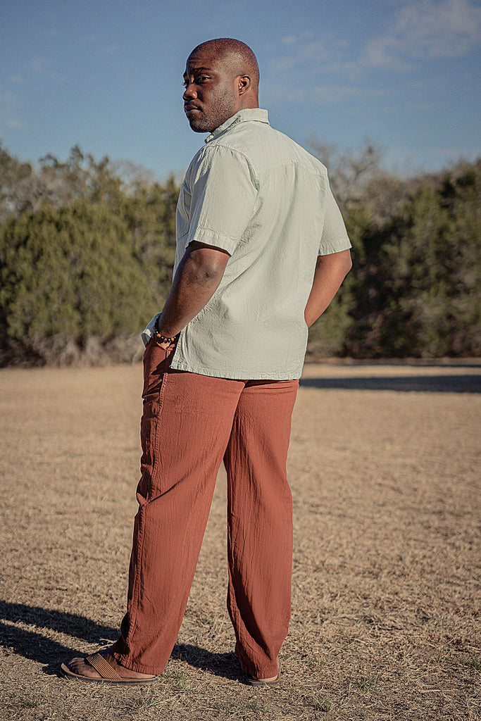  Men's short-sleeve 100% cotton button-down shirt with front pockets - Light Green