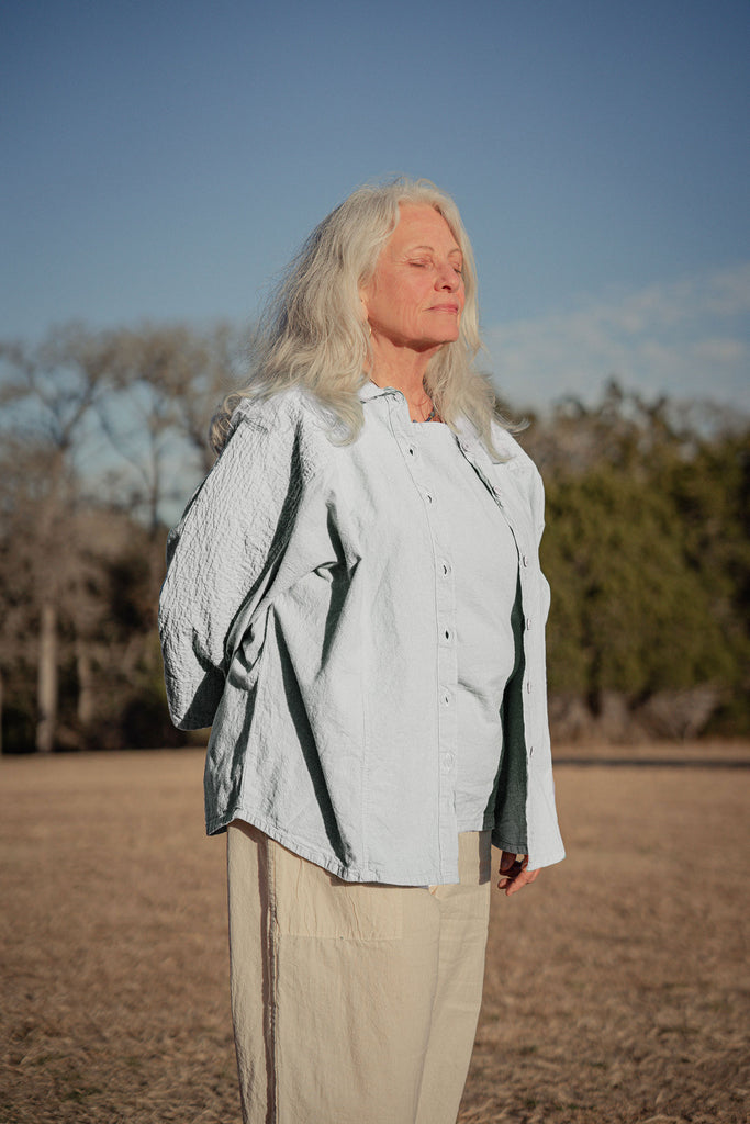 Women’s dolman-sleeve button-down blouse in 100 percent cotton - White
